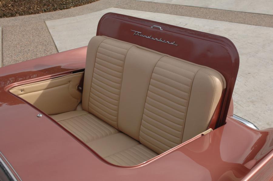  Ford Thunderbird Rumble Seat 1957 года  (фото 7 из 12)